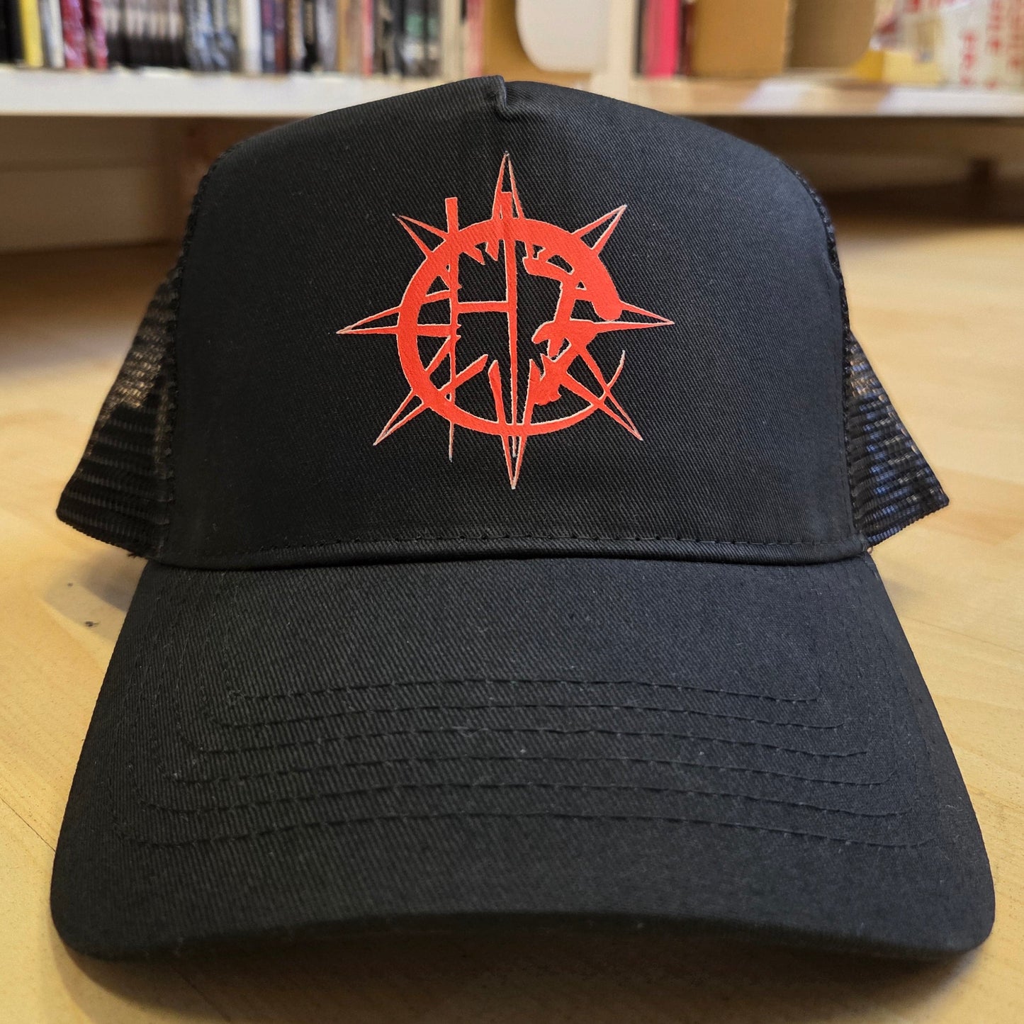 Charta 77 - Röd symbol (Keps)